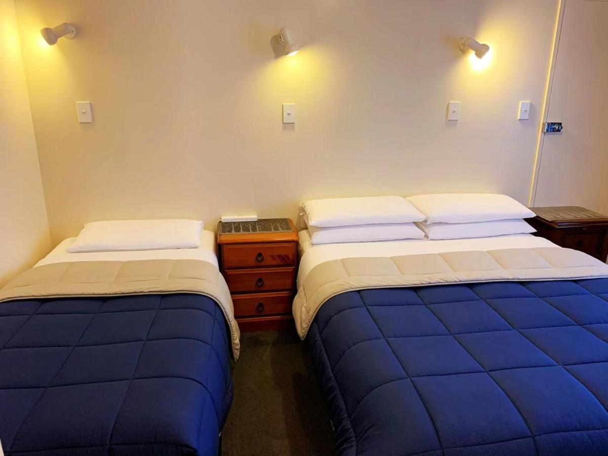 Amber Court Motel Те-Анау Екстер'єр фото
