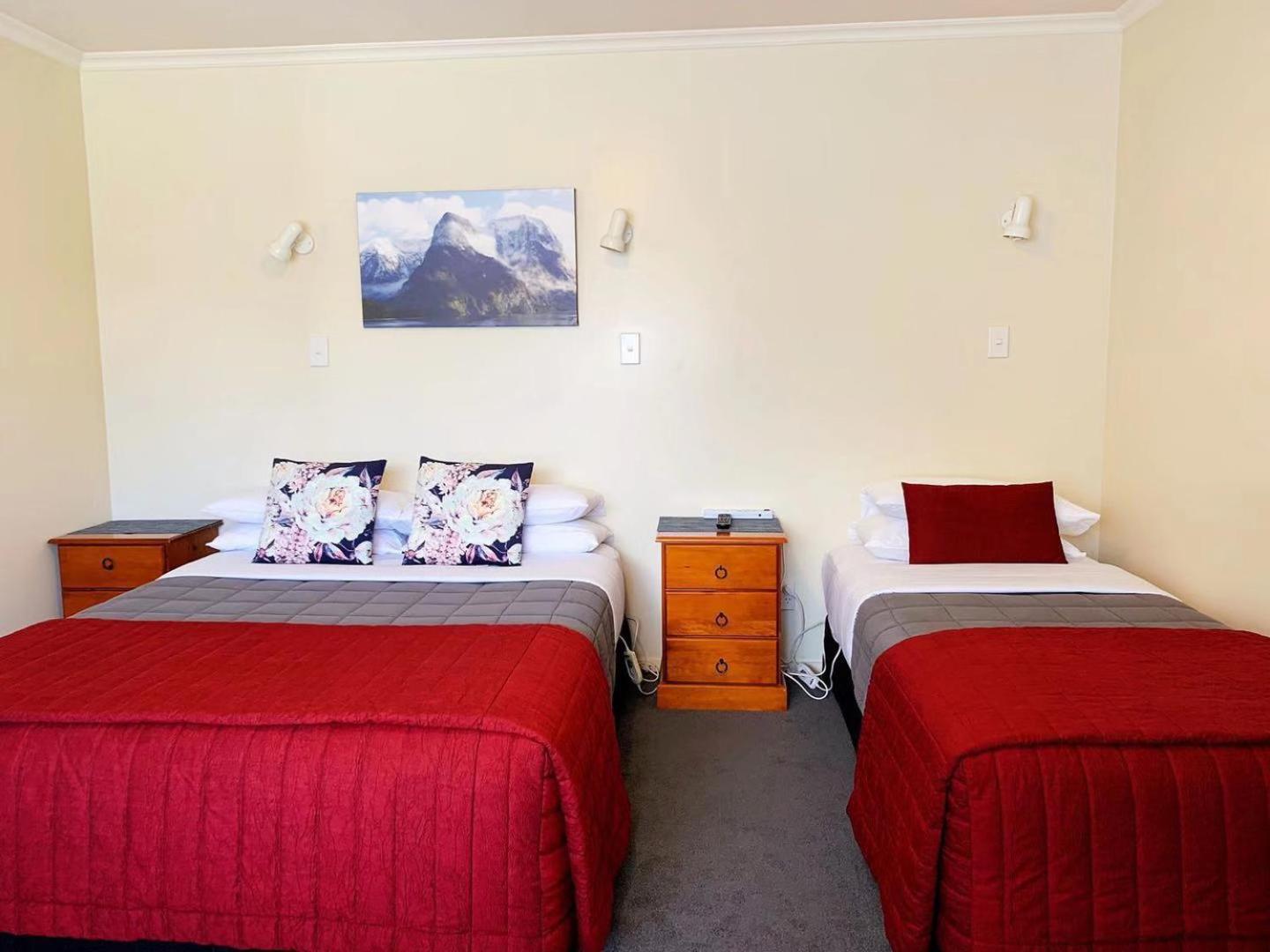 Amber Court Motel Те-Анау Екстер'єр фото