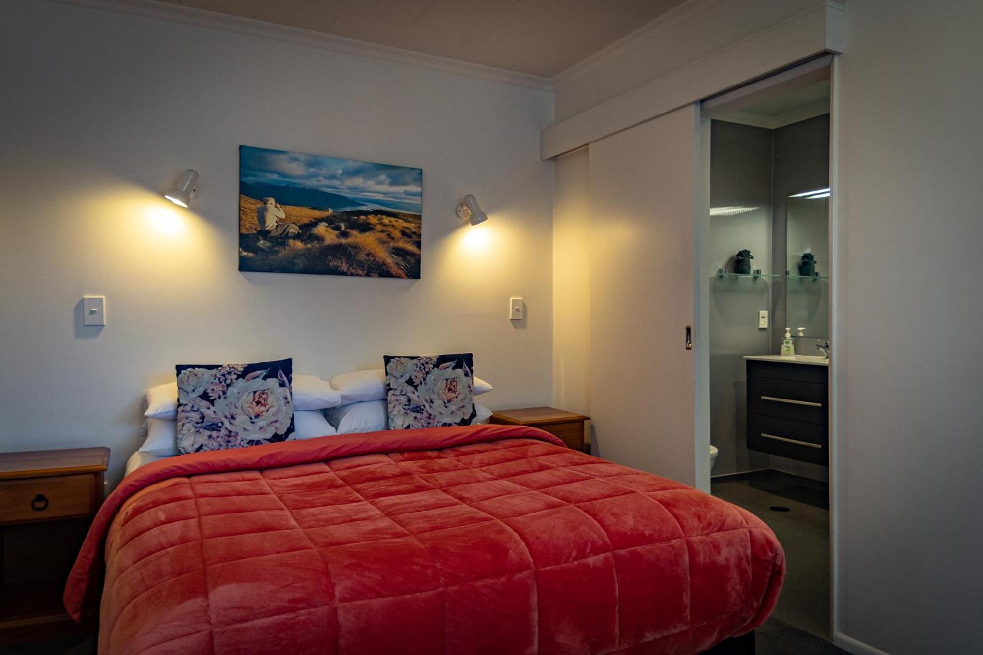 Amber Court Motel Те-Анау Екстер'єр фото