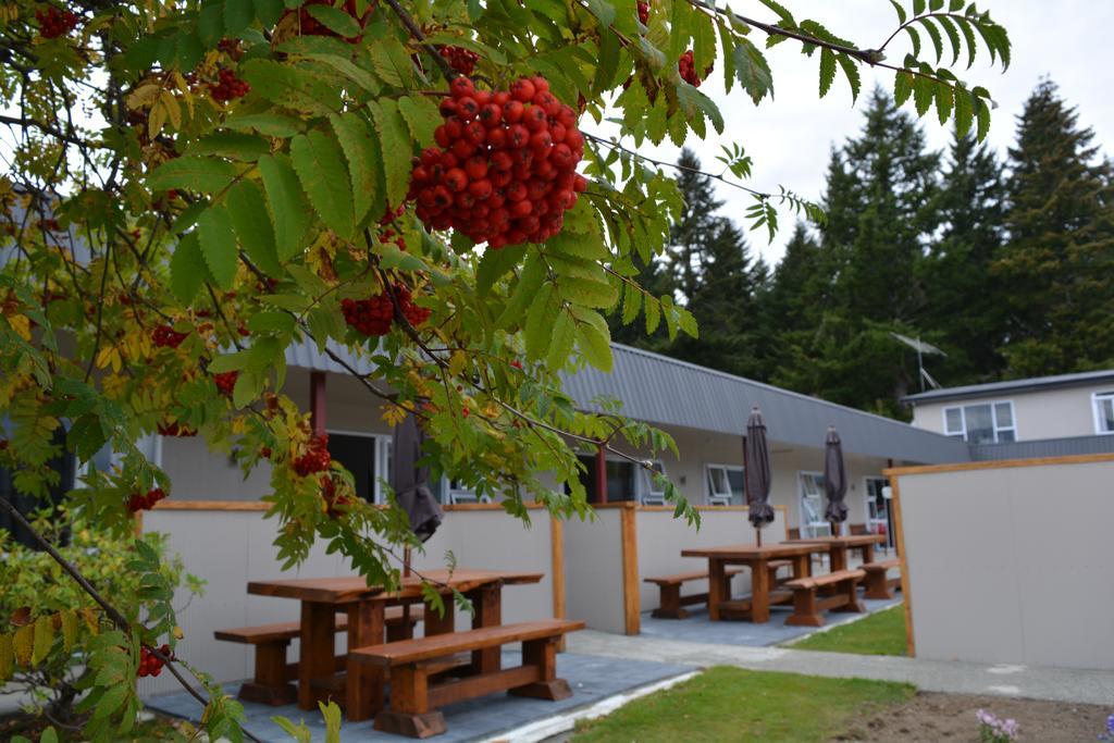 Amber Court Motel Те-Анау Екстер'єр фото